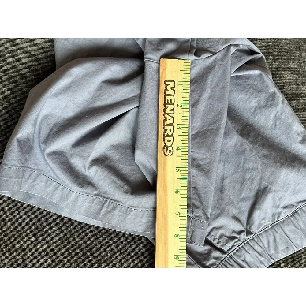 Banana Republic Shorts Men's Size‎ 35 Chino Flat Front Blue Cotton Blend Shorts